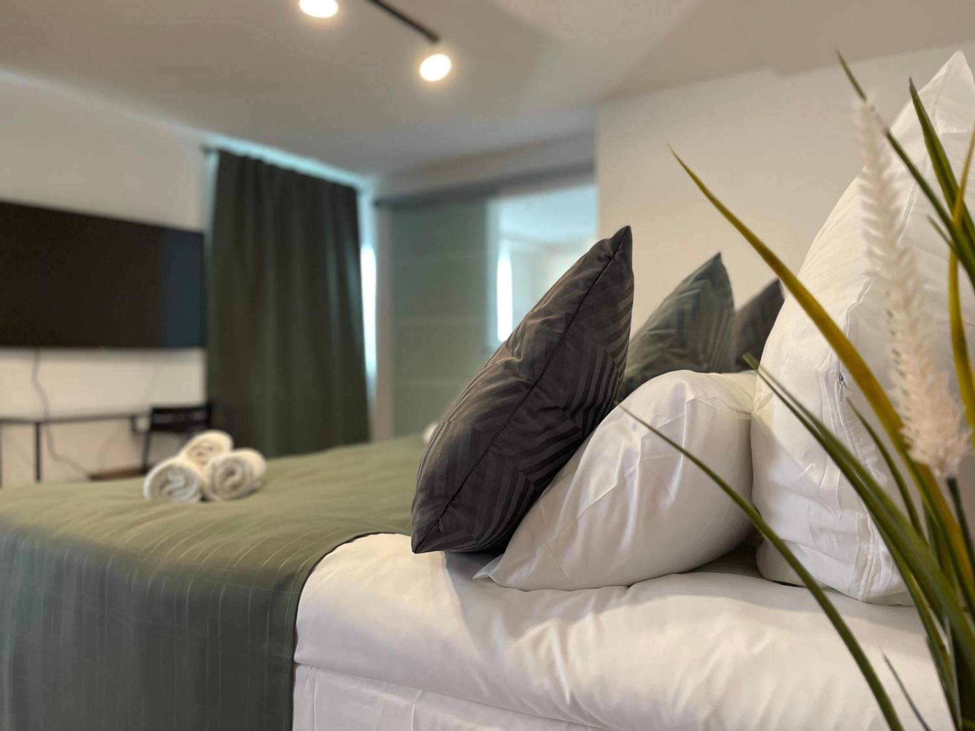 באיירוט Apartment Violine1 Am Bahnhof-City מראה חיצוני תמונה